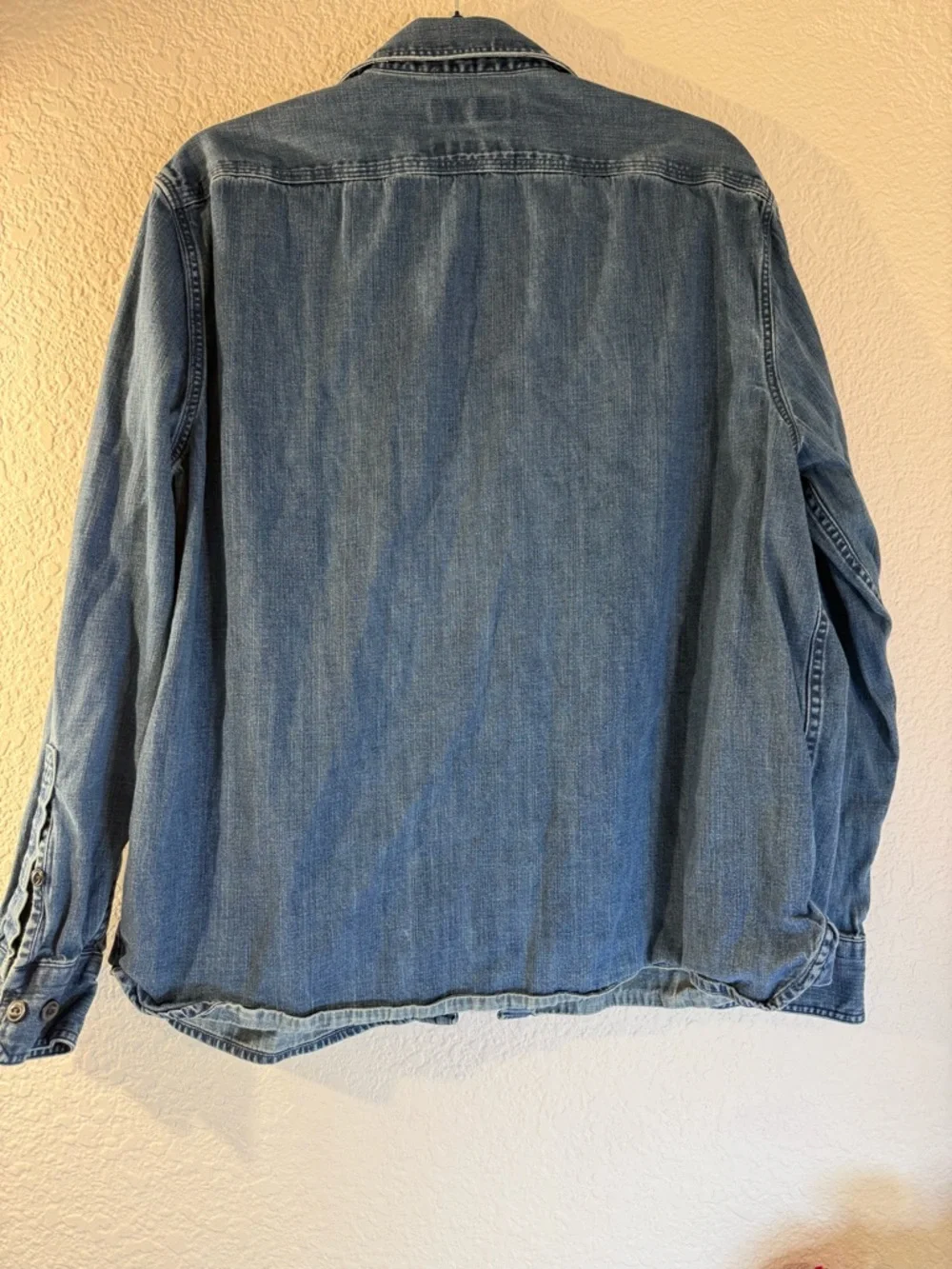 Banana Republic Heritage‎ Vintage Denim Shirt Men's Large 23.5” 100% Cotton Blue